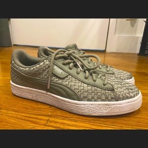 Signature Puma sneaker 8.5 (slightly worn!)